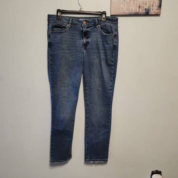 Sonoma Jeans size 14 R Mid Rise Medium Wash Straight Leg Jeans - Picture 1 of 5